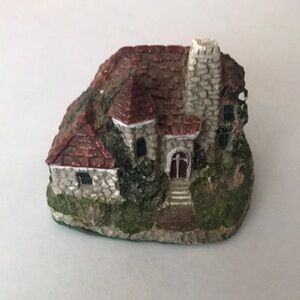American Dream Homes Cottage Figurine